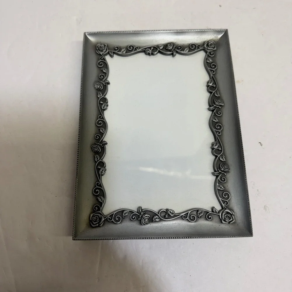 Decorel Pewter Tone Rose Vine Ornate 4x6 Picture Frame Vintage Style Tabletop